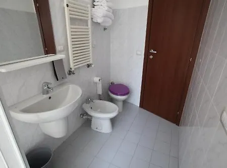 Hotel Nologo 2*